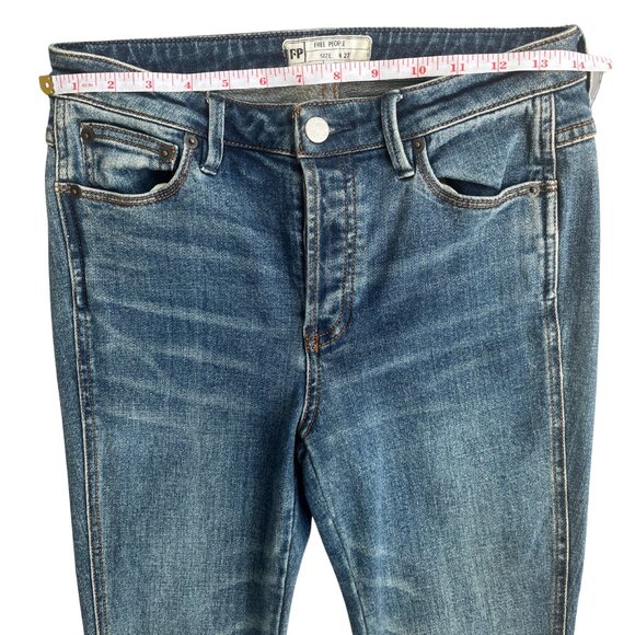 Free People Women’s Mid Rise Classic Straight Leg Jeans Blue Medium Wash Size 27 - Picture 4 of 16